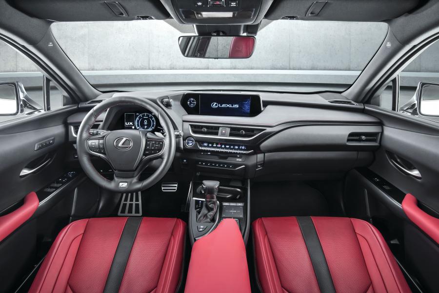 Торпедо Lexus UX250h F-Sport 2018 года  (WW) (фото 13 из 46)